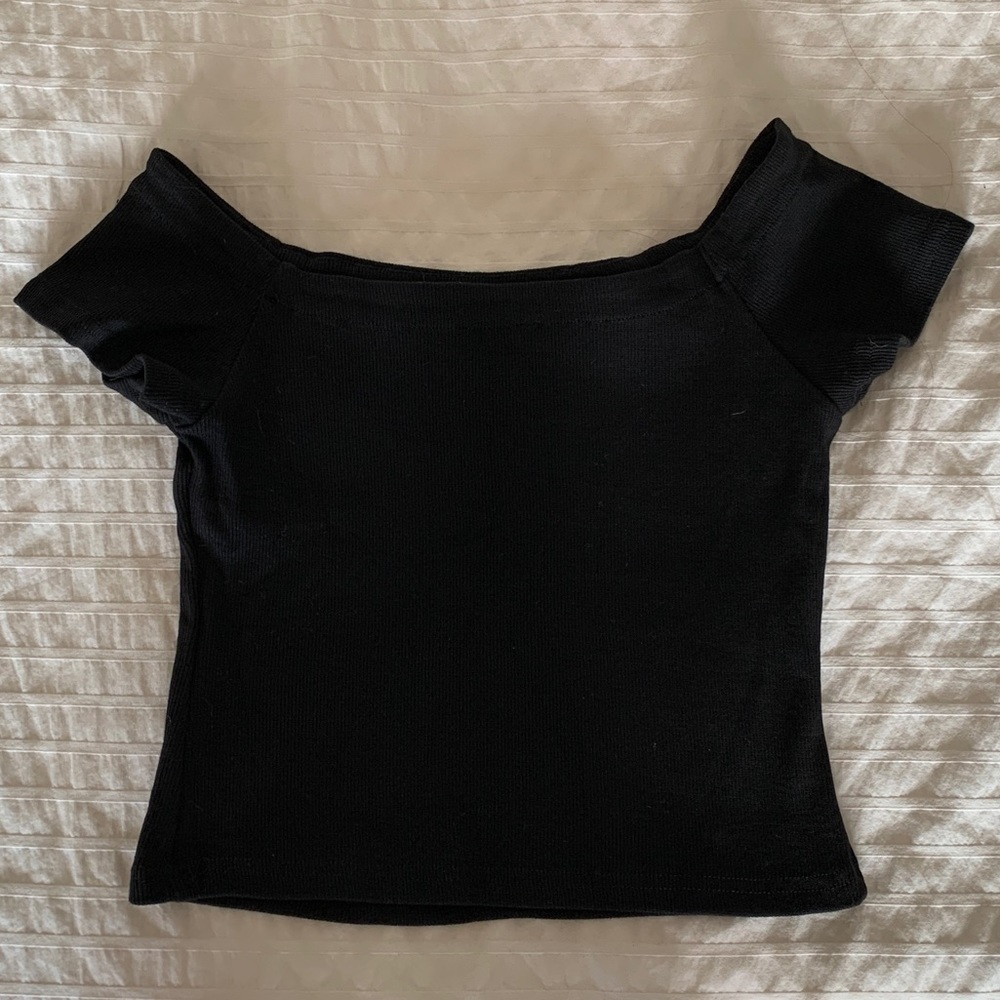 Brandy Melville off the shoulder crop top